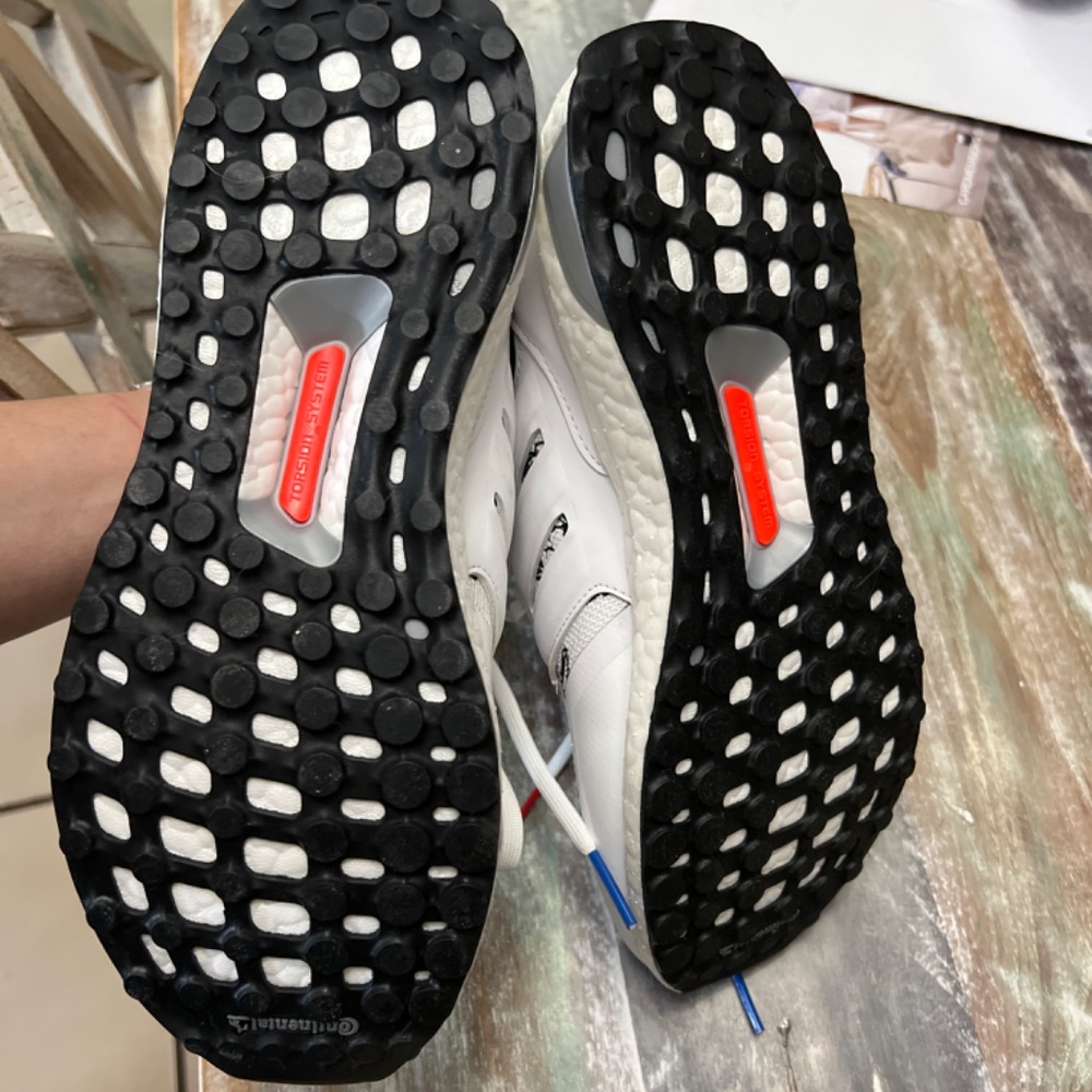 Sneakers - Picture 5 of 7